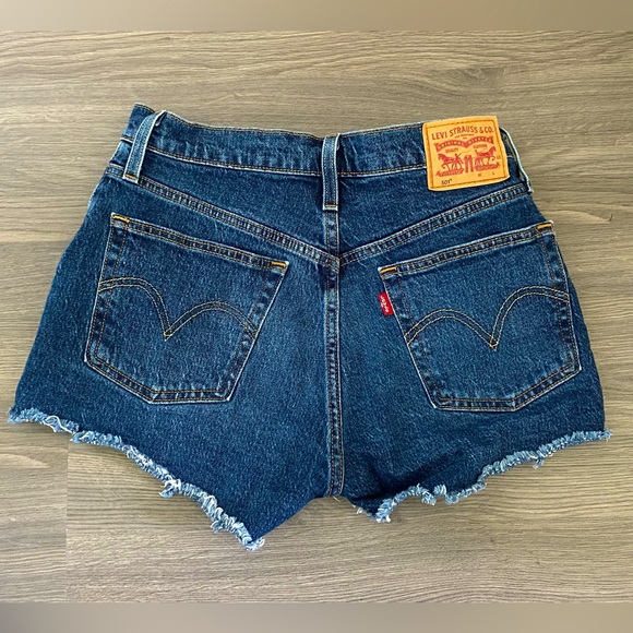 Blue Levi 501 Shorts - Picture 2 of 2